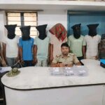 deoghar साइबर ठगी के आरोप में छह गिरफ्तार, 8 मोबाइल और 9 सिम बरामद