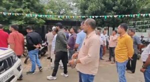 धनबाद भवन प्रमंडल कार्यालय में टेंडर को लेकर विवाद, स्थानीय और बाहरी संवेदकों में मारपीट; दो हिरासत में