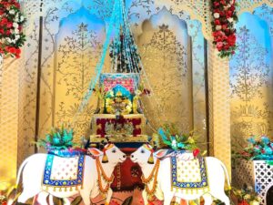 श्रीकृष्ण जन्म कथा और कीर्तन से गूंजा धनबाद, तीन दिवसीय जन्माष्टमी महोत्सव का शुभारंभ