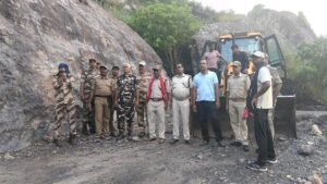 बेरमो में अवैध कोयला खनन के खिलाफ CISF की बड़ी कार्रवाई, 3.30 टन कोयला जब्त