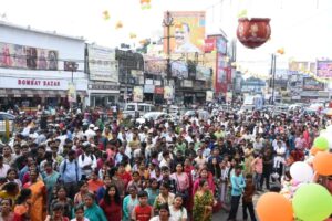 अल्बर्ट एक्का चौक पर गूंजी कृष्ण भक्ति, झांकियों और बाल गोपाल प्रतियोगिता ने मोहा मन