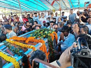 धनबाद सांसद ढुल्लू महतो ने मंत्री सुदिव्य कुमार सोनू को दी श्रद्धांजलि