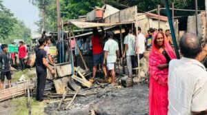 बोकारो सेक्टर-6 डेली मार्केट में भीषण आग, सात दुकानें जलकर राख