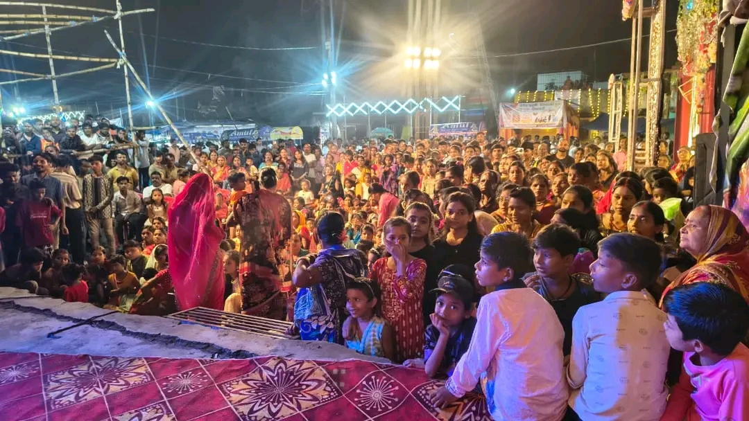 बलियापुर में गणेश पूजा का भव्य उत्सव, काशी घाट की थीम और डांस प्रतियोगिता बनी आकर्षण