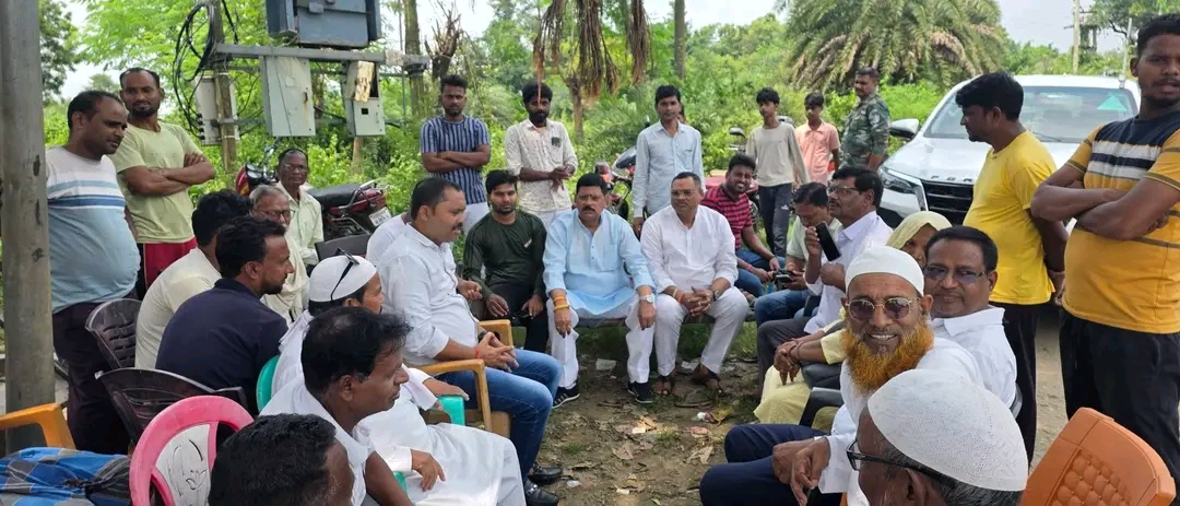 बलियापुर के दुधिया में कांग्रेस की जन चौपाल, 26 सितंबर के लोक भवन मार्च में शामिल होने की अपील