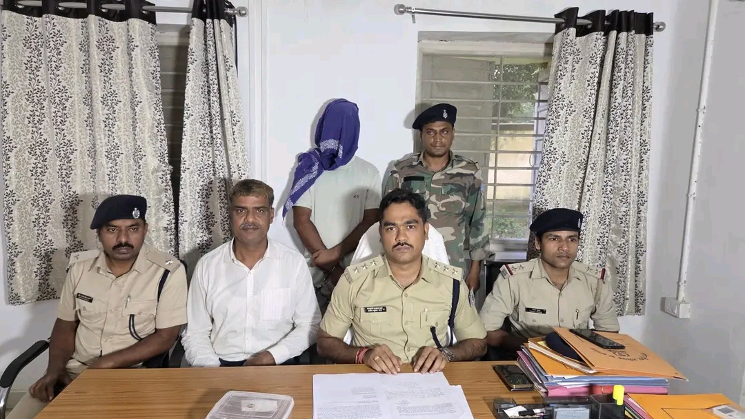 बैंक अधिकारी बनकर साइबर ठगी करने वाला आरोपी गिरफ्तार, 53 मामलों से जुड़े दो मोबाइल बरामद
