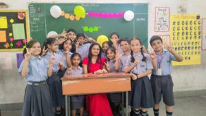 डीएवी कोयला नगर में कक्षा 3 के बच्चों ने उत्साह के साथ मनाया शिक्षक दिवस