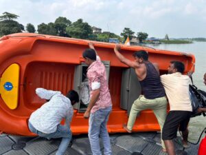 Jharkhand खंडोली डैम में बोटिंग के दौरान पलटी नाव, लाइफ जैकेट ने बचाई आधा दर्जन पर्यटकों की जान
