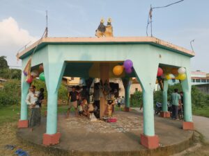 रांगामाटी राजाबस्ती के हरि मंदिर में जन्माष्टमी की तैयारी पूरी, भव्य सजावट से सजा मंदिर