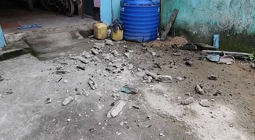 बेलगड़िया में सरकारी आवासों की हालत पर सवाल, पांच साल में ही जर्जर होने के आरोप