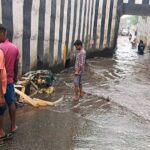 Baliyapur: रखितपुर रेलवे फाटक अंडरपास में जमा पानी की निकासी शुरू, पंप लगाया गया