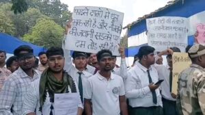 Ranchi: BAU के दीक्षांत समारोह में छात्रों का काला बिल्ला लगाकर विरोध, कृषि क्षेत्र में भर्ती का मुद्दा उठाया