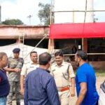 झारखंड मैदान दुर्गा पूजा पंडाल का DSP ने किया निरीक्षण: 32 लाख की लागत से बन रहा ‘आदिवासी शीश महल’