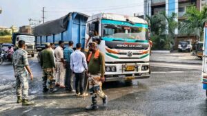 धनबाद में परिवहन विभाग की कार्रवाई, 35 वाहनों पर ₹13.70 लाख जुर्माना; दो जब्त