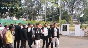 धनबाद कोर्ट परिसर में अधिवक्ता संतोष सिंह से कथित मारपीट, सुरक्षा व्यवस्था पर उठे सवाल