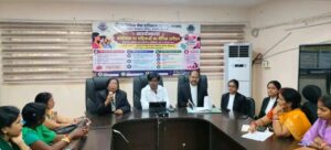 धनबाद सिविल कोर्ट में महिलाओं के लैंगिक उत्पीड़न पर जागरूकता कार्यशाला, सहिया और आशा वर्करों को दी गई कानूनी जानकारी