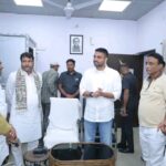 पटना में विधायक व आमजनों से मिले दीपक प्रकाश, जनसमस्याओं के समाधान के दिए निर्देश