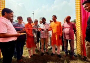 सिंदरी के प्रिंस क्लब दुर्गा पूजा पंडाल का विधायक चंद्रदेव महतो ने किया उद्घाटन