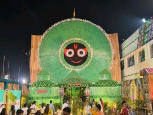 धनसार में एक लाख पौधों की थीम पर बना दुर्गा पूजा पंडाल, पर्यावरण संरक्षण का दे रहा संदेश
