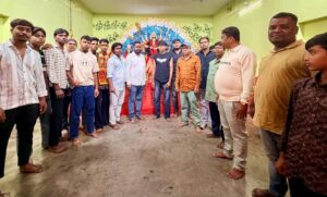 सिंदरी: डोमगढ़ के दुर्गा पूजा पंडालों में पहुंचे विधायक चंद्रदेव महतो, मां दुर्गा का लिया आशीर्वाद