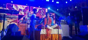 धनबाद: चंद्रशेखर आजाद दुर्गा पूजा समिति के पंडाल में भजन संध्या, सुनील लोधी की प्रस्तुति पर झूमे श्रद्धालु