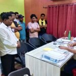 निरसा विधायक अरूप चटर्जी की पहल पर मेंडेज कर्मियों का बकाया वेतन भुगतान