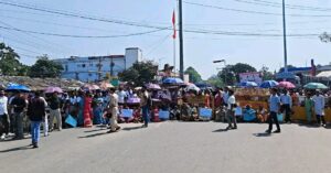 खूंटी में फादर बेनेडिक्ट बारला पर हमले के विरोध में सड़क जाम, हालत नाजुक