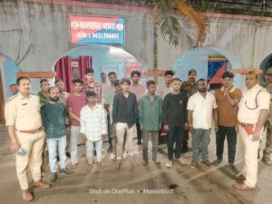 धनबाद: कतरास मेले में हंगामा करने के आरोप में 16 युवक हिरासत में