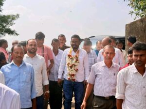 निरसा: विधायक चंद्रदेव महतो ने स्व. छोटे लाल महतो को दी श्रद्धांजलि, स्कूल को +2 बनाने का भरोसा