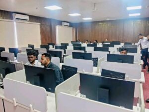 धनबाद में DMFT योजनाओं की जमीनी निगरानी, लापरवाही पर मांगा जाएगा स्पष्टीकरण
