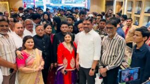 सरायढेला में चेतन ऑर्नामेंट्स की तीसरी शाखा का उद्घाटन, मेयर संजीव सिंह ने काटा फीता