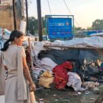 धनबाद डीसी कार्यालय के मुख्य द्वार से हटा अतिक्रमण, झोपड़ियां तोड़ी गईं; पुनर्वास पर सवाल