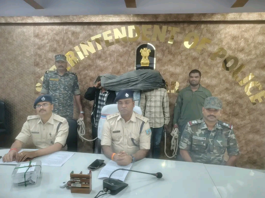 लातेहार के सिकनी पेट्रोल पंप फायरिंग मामले का खुलासा, हथियार के साथ तीन गिरफ्तार