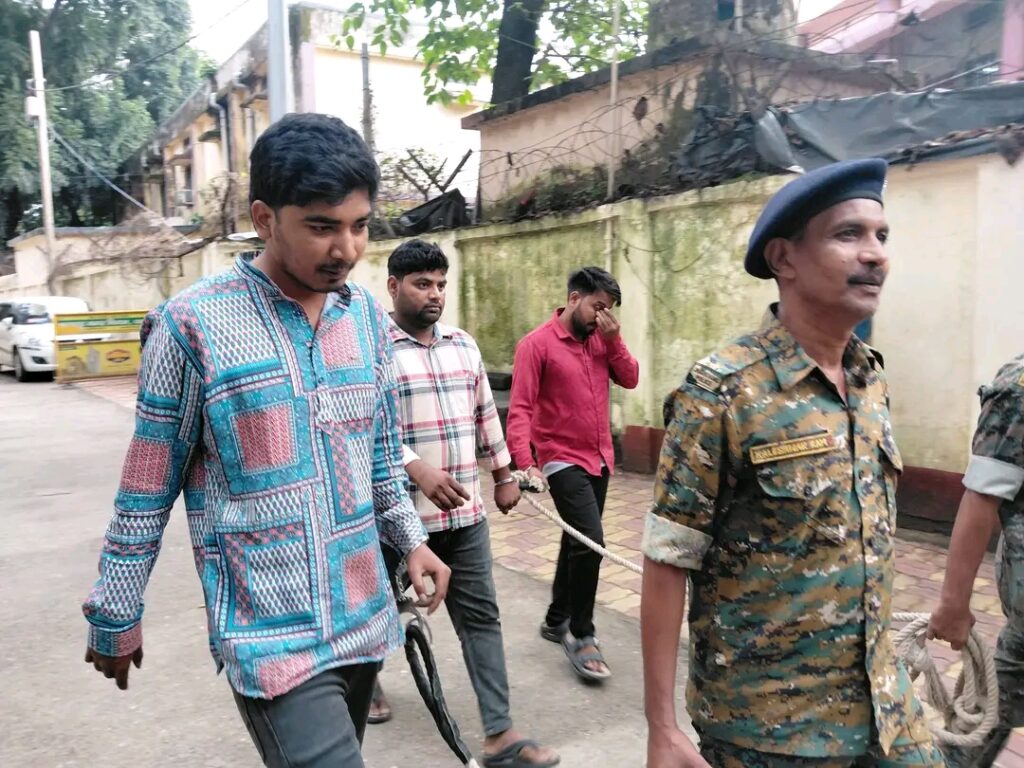 अभिजीत हत्याकांड में तीन और आरोपी न्यायिक हिरासत में, पुलिस ने कोर्ट में किया पेश