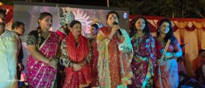 झरिया में डांडिया की धूम, विधायक रागिनी सिंह ने किया उद्घाटन; भक्ति गीतों पर झूमे लोग