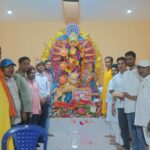 पूर्वी टुंडी: महाअष्टमी पर आजसू पार्टी ने दुर्गा पूजा पंडालों को दी सहयोग राशि