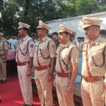 धनबाद में पुलिस संस्मरण दिवस पर शहीद जवानों को श्रद्धांजलि, परिजन सम्मानित