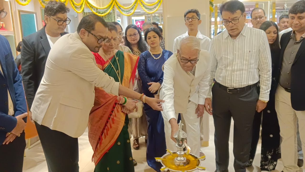 धनबाद में न्यू जौहरी बाजार के बैंक मोड़ शोरूम का उद्घाटन, 9.99% मेकिंग चार्ज का विशेष ऑफर