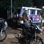 कतरास में जुए के अड्डे पर पुलिस की छापेमारी, दो युवक गिरफ्तार